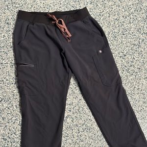 Figs Yola scrub pants - size medium petite - color charcoal